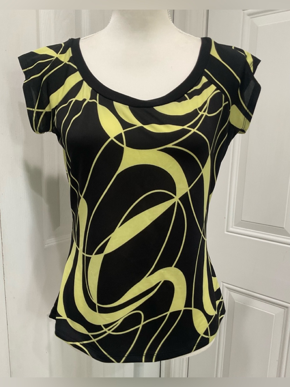 🌼 MKM Designs Polyester/Spandex Cap Sleeves Top, Size L